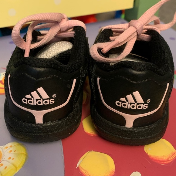 🎀SALE🎀 Adidas Toddler Sneakers - Picture 5 of 8
